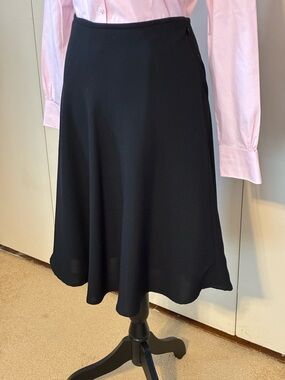 Classic Talbots Black A-Line Women's Skirt with a Crepe/Flow